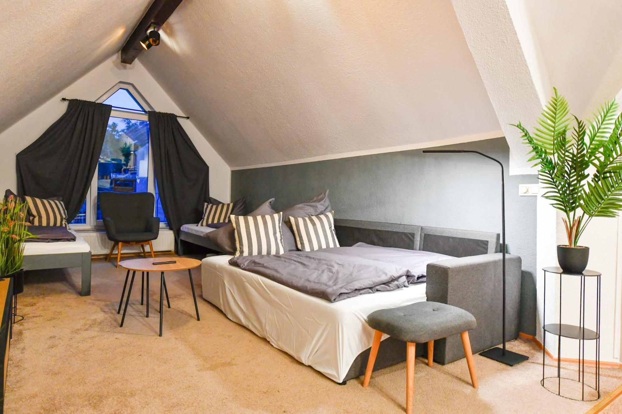 Grosses Spree Apartment, 3 Schlafzimmer Bis 10 Personen, 4X Kfz Parkplatz, Terrasse, Waschtrockner, Wlan, Netflix Cottbus Kültér fotó
