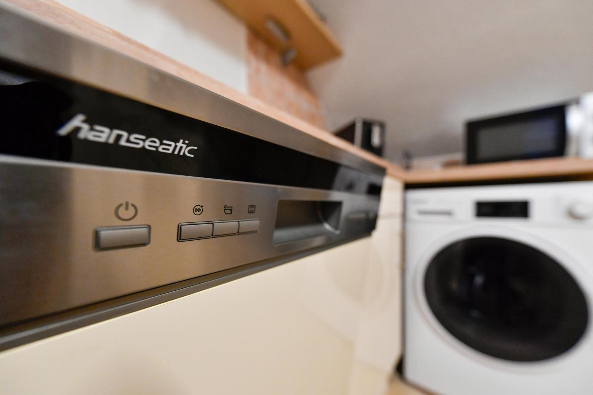 Grosses Spree Apartment, 3 Schlafzimmer Bis 10 Personen, 4X Kfz Parkplatz, Terrasse, Waschtrockner, Wlan, Netflix Cottbus Kültér fotó