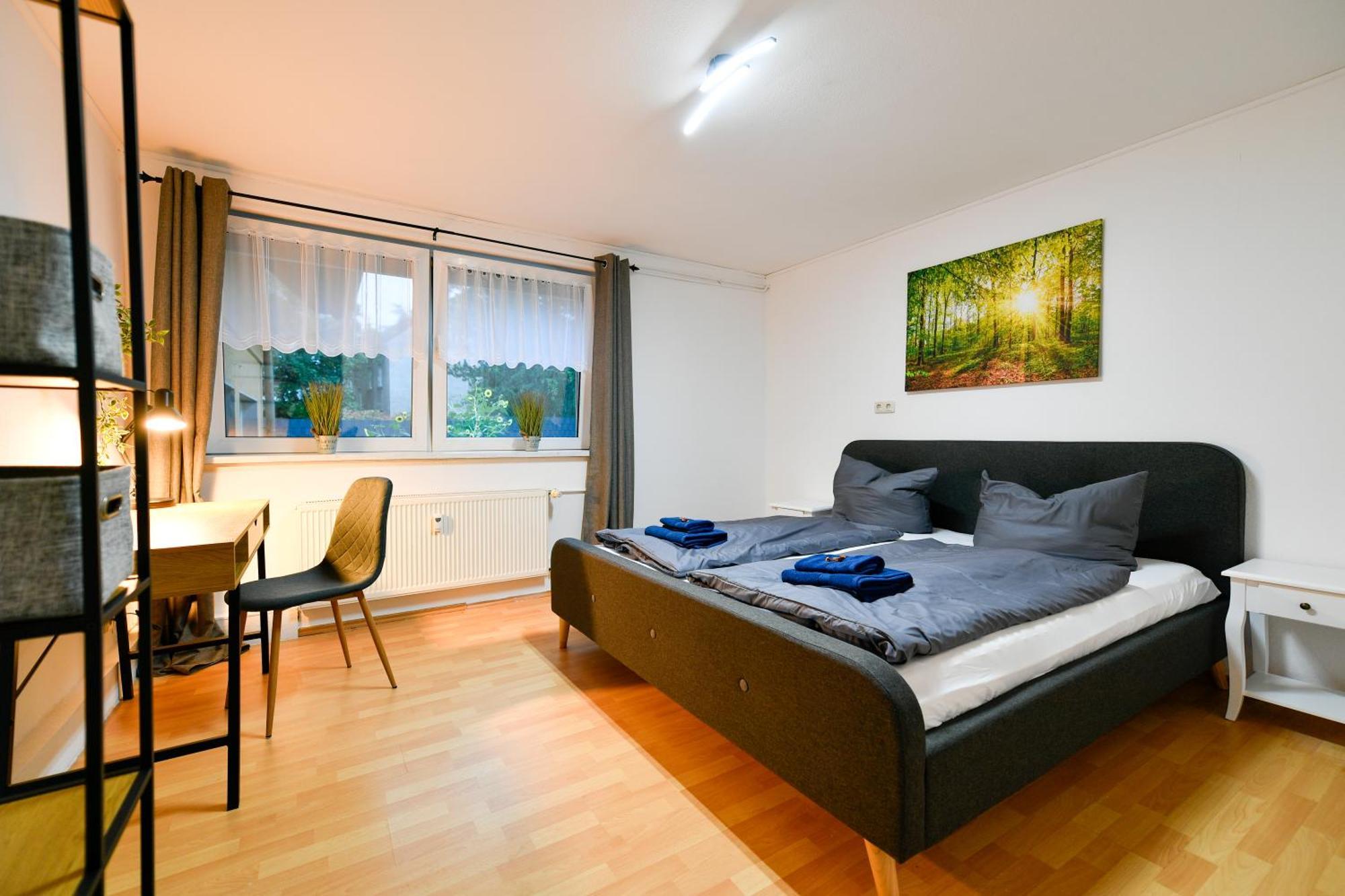 Grosses Spree Apartment, 3 Schlafzimmer Bis 10 Personen, 4X Kfz Parkplatz, Terrasse, Waschtrockner, Wlan, Netflix Cottbus Kültér fotó