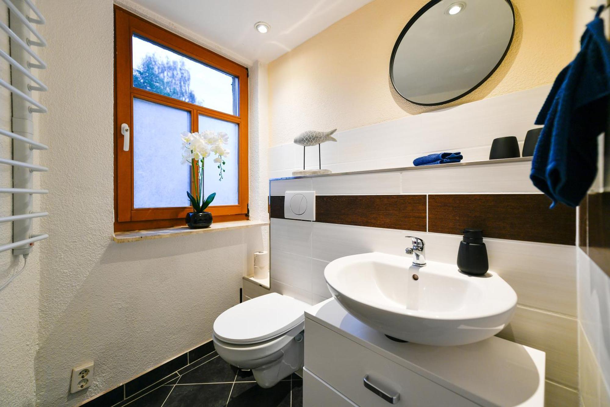 Grosses Spree Apartment, 3 Schlafzimmer Bis 10 Personen, 4X Kfz Parkplatz, Terrasse, Waschtrockner, Wlan, Netflix Cottbus Kültér fotó