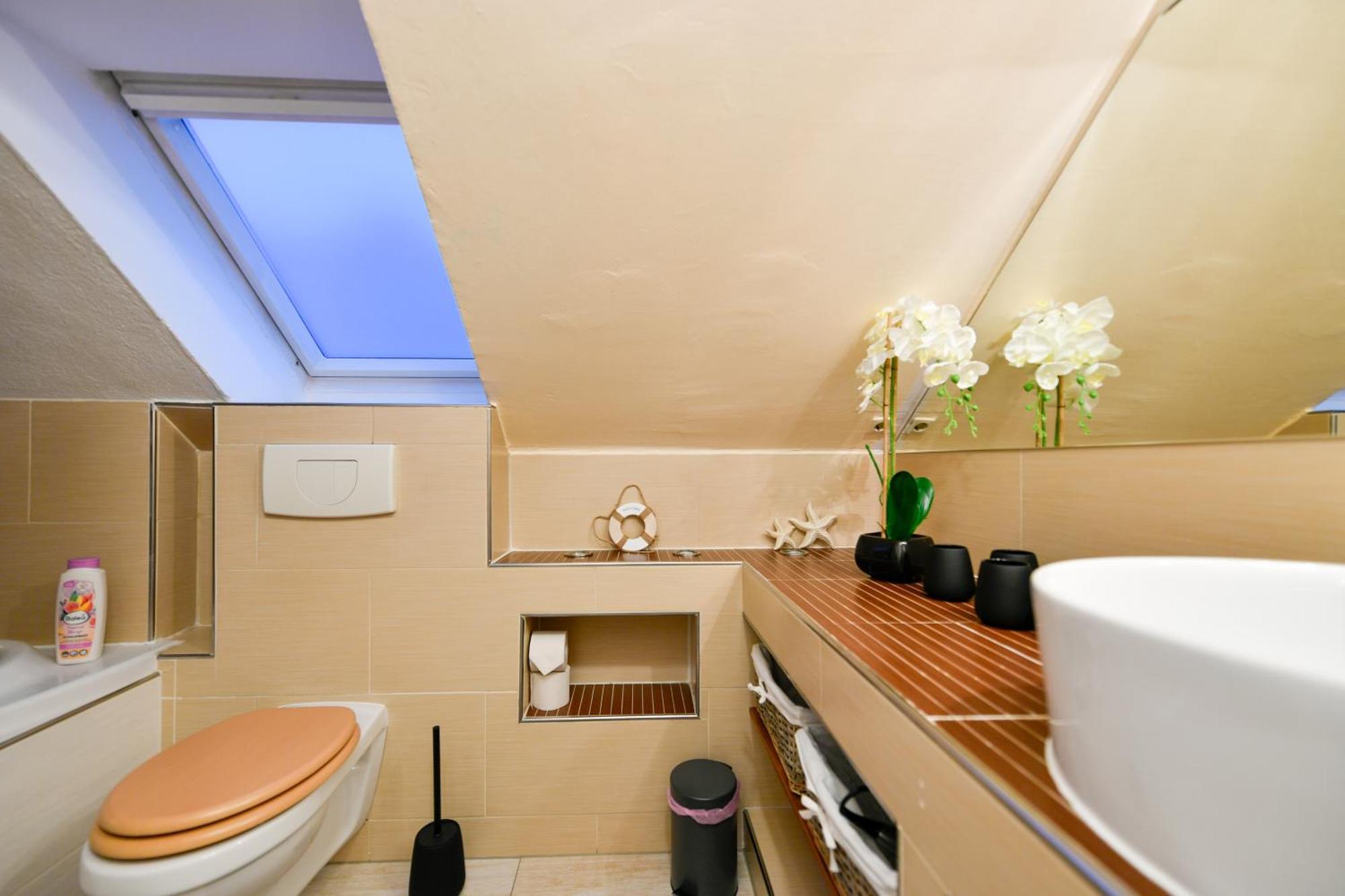 Grosses Spree Apartment, 3 Schlafzimmer Bis 10 Personen, 4X Kfz Parkplatz, Terrasse, Waschtrockner, Wlan, Netflix Cottbus Kültér fotó