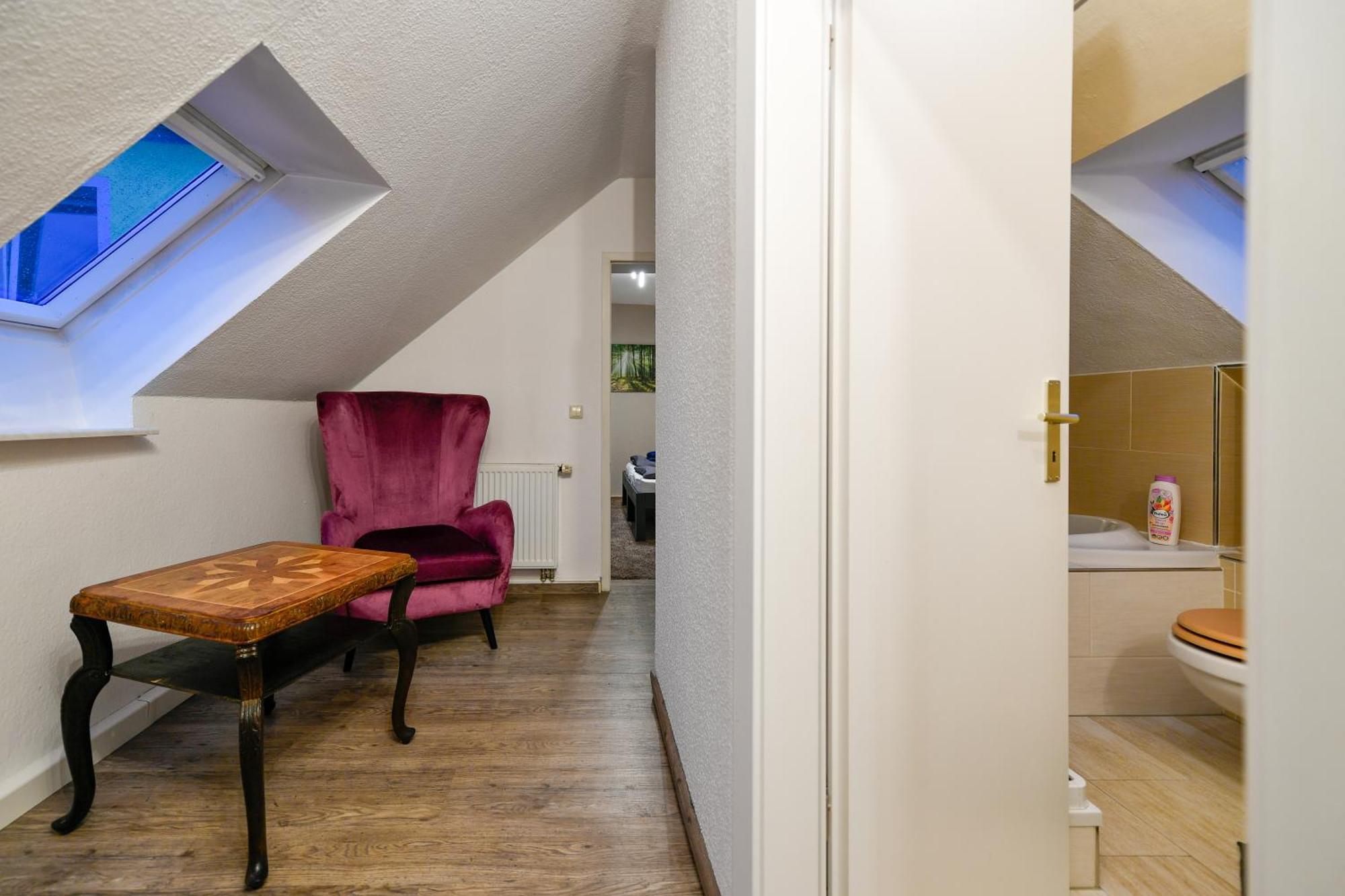 Grosses Spree Apartment, 3 Schlafzimmer Bis 10 Personen, 4X Kfz Parkplatz, Terrasse, Waschtrockner, Wlan, Netflix Cottbus Kültér fotó