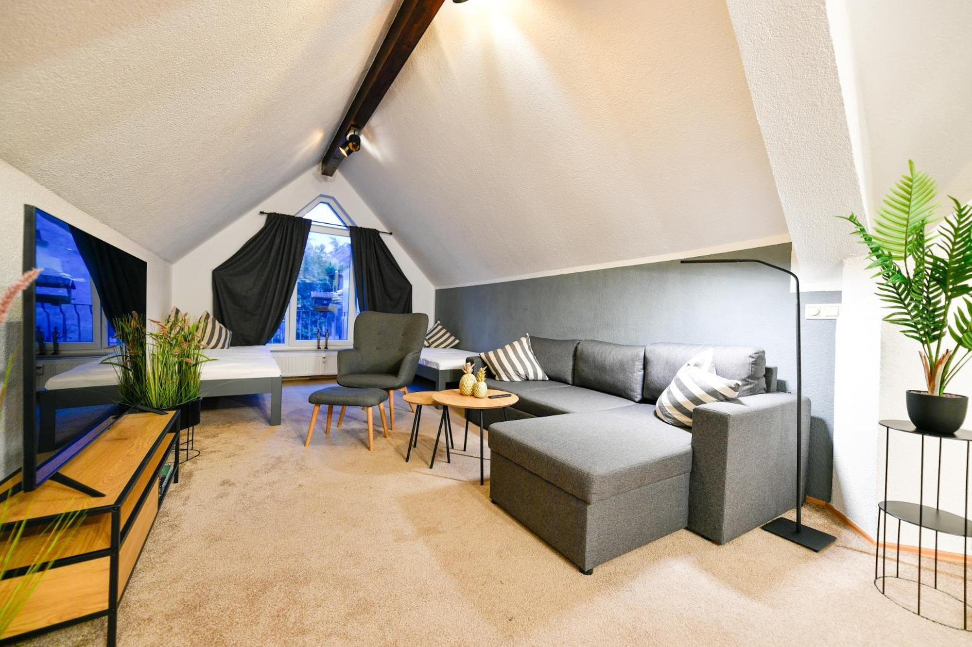 Grosses Spree Apartment, 3 Schlafzimmer Bis 10 Personen, 4X Kfz Parkplatz, Terrasse, Waschtrockner, Wlan, Netflix Cottbus Kültér fotó