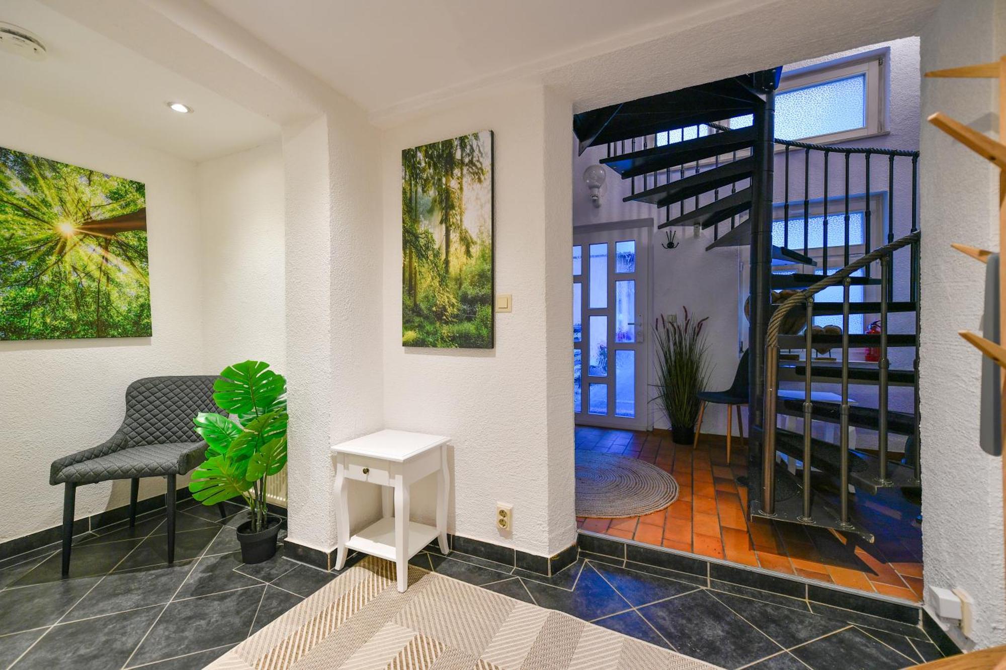 Grosses Spree Apartment, 3 Schlafzimmer Bis 10 Personen, 4X Kfz Parkplatz, Terrasse, Waschtrockner, Wlan, Netflix Cottbus Kültér fotó