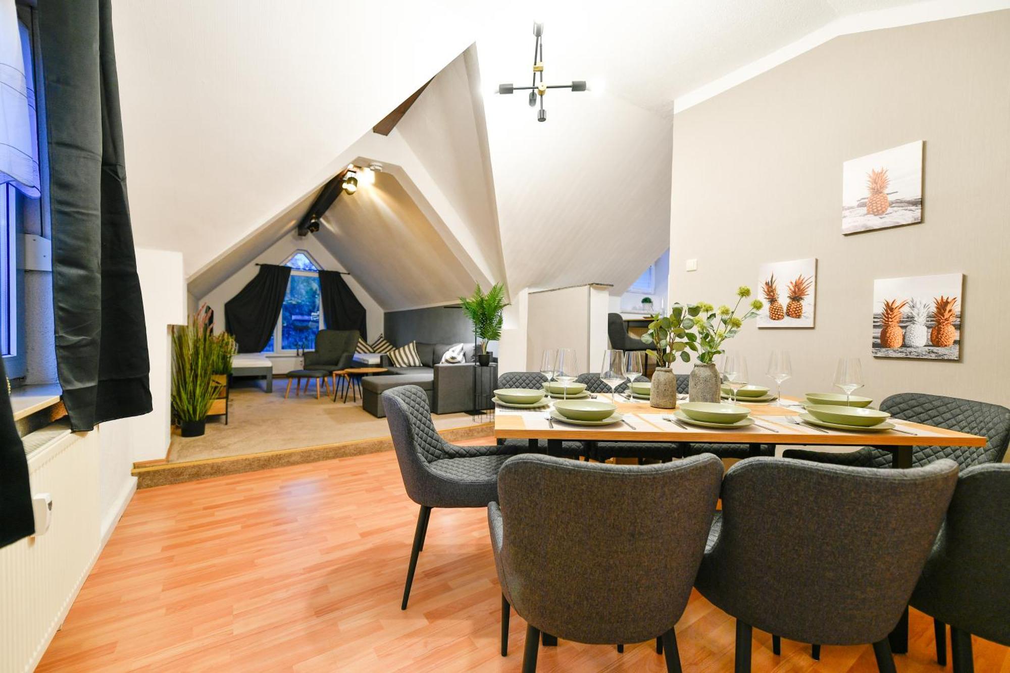 Grosses Spree Apartment, 3 Schlafzimmer Bis 10 Personen, 4X Kfz Parkplatz, Terrasse, Waschtrockner, Wlan, Netflix Cottbus Kültér fotó